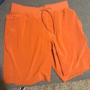 Lululemon On The Move short